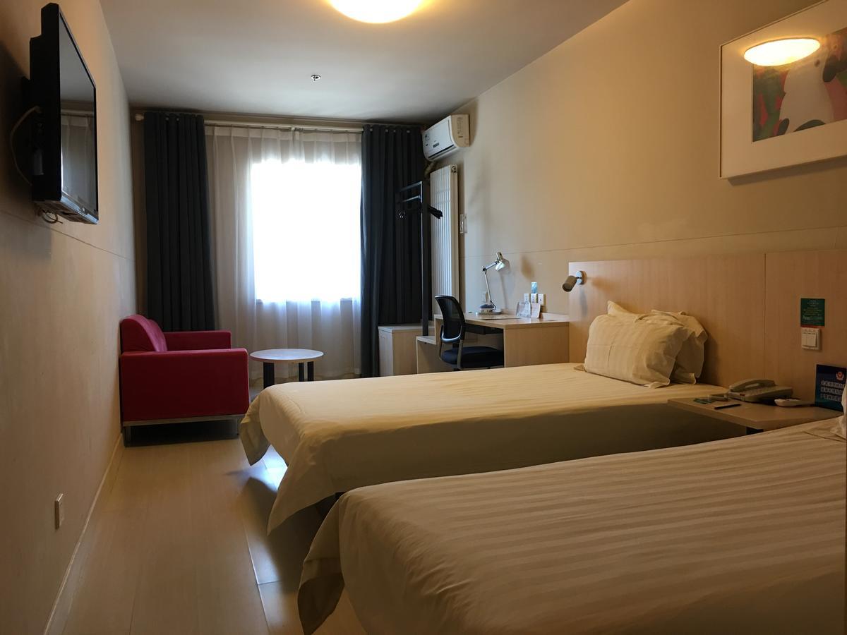 Jinjiang Gucheng North Road Hotel 3*